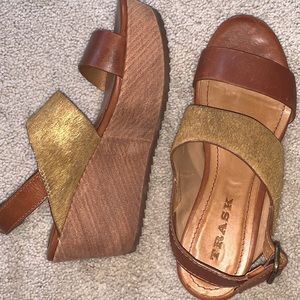 Trask platform sandals size 5.5